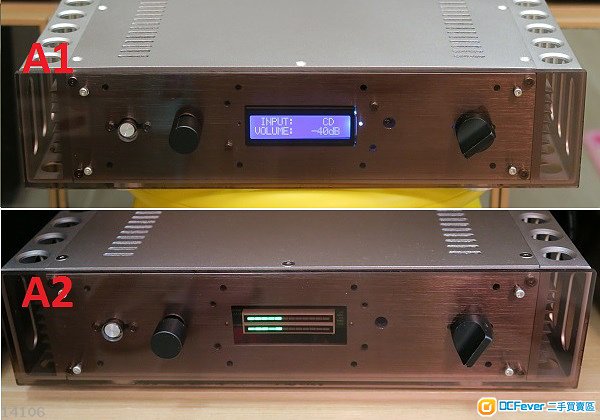 變身一(圖A1), 茶色暗透面板, 中間為PGA2311前級的LCD 顯示屏連紅外接收, 黑色旋鈕. 變身二(圖A2), 茶色暗透面板, 中間為雙12段LED電平顯示板,輸入為右邊的金封屏蔽式運放前級, 黑色旋鈕. 變身三(圖B1), 全鋁面板,電源掣搬到中間位置(背上縲絲, 配有藍色LED) , 左邊装上紅色雙運放前級, 銀色旋鈕。 不變身(圖B2), 即裸奔不裝任何面板.