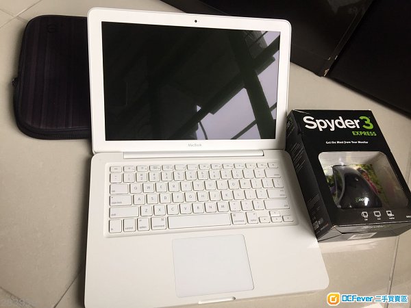 经典尾期白色 macbook